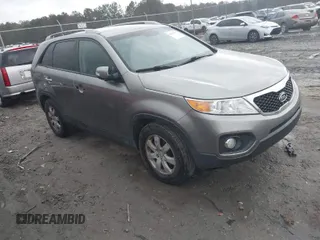 2011 Kia Sorento LX with VIN 5XYKT3A14BG119384, listed as a IAAI auction lot 41716001 with 152,061 mi miles. Bid and sale history available at carsss.com. Image 1.