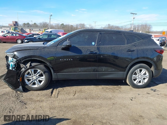 2021 Chevrolet Blazer LT z VIN 3GNKBCRS3MS565308, wystawiony jako IAAI lot #41675966 z przebiegiem 76 588 mil mil oraz . Historia ofert i sprzedaży dostępna na DreamBid. Obrazek 14.