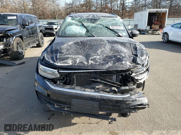 2022 Volkswagen Tiguan SE R-Line Black with VIN 3VV8B7AX4NM018976, listed as a Copart auction lot 88516775 with 49,139 mi miles and Non Repairable. Bid and sale history available at DreamBid. Image 5.