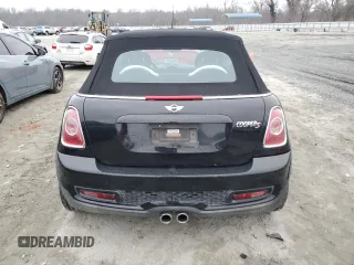 2012 MINI Convertible S z VIN WMWZP3C59CT250929, wystawiony jako Copart lot #46238105 z przebiegiem 109 042 mil mil oraz Czysty tytuł • Clean title. Historia ofert i sprzedaży dostępna na DreamBid. Obrazek 6.