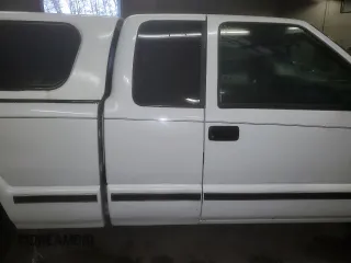 2001 GMC Sonoma SLS w/1SG Pkg with VIN 1GTCS19W818228836, listed as a Copart auction lot 85732914 with 0 mi miles and Clean Title. Bid and sale history available at carsss.com. Image 10.