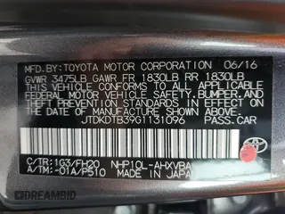 2016 Toyota Prius One z VIN JTDKDTB39G1131096, wystawiony jako Copart lot #60158435 z przebiegiem 76 160 mil mil oraz Szkoda całkowita • Salvage title. Historia ofert i sprzedaży dostępna na DreamBid. Obrazek 13.