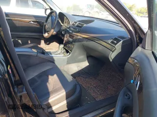 2003 Mercedes-Benz E 500 z VIN WDBUF70J73A125902, wystawiony jako IAAI lot #42154438 z przebiegiem 195 566 mil mil oraz . Historia ofert i sprzedaży dostępna na DreamBid. Obrazek 5.