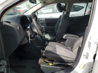 2016 Jeep Compass Sport с VIN 1C4NJDBB8GD639738, выставлен на аукционе Copart как лот 54832835 с пробегом 100 400 миль миль и На запчасти • Non repairable. История ставок и продаж доступна на DreamBid. Изображение 7.