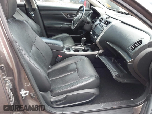 2014 Nissan Altima SV with VIN 1N4AL3AP9EC152041, listed as a IAAI auction lot 42250594 with 190,033 mi miles and . Bid and sale history available at DreamBid. Image 5.