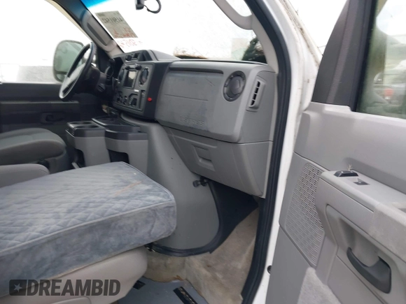 2011 Ford Econoline Passenger XL with VIN 1FBNE3BL1BDA10892, listed as a IAAI auction lot 41501542 with 33,794 mi miles. Bid and sale history available at carsss.com. Image 5.