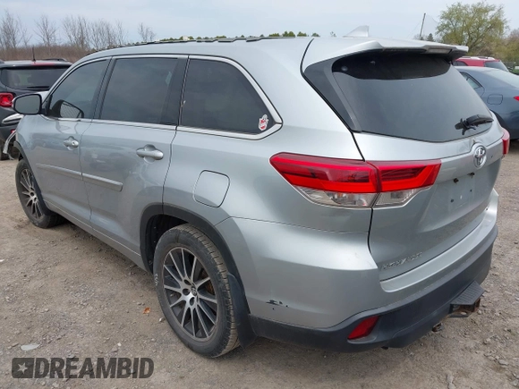 2018 Toyota Highlander SE with VIN 5TDJZRFH3JS903348, listed as a IAAI auction lot 42132056 with 115,384 mi miles and . Bid and sale history available at DreamBid. Image 3.