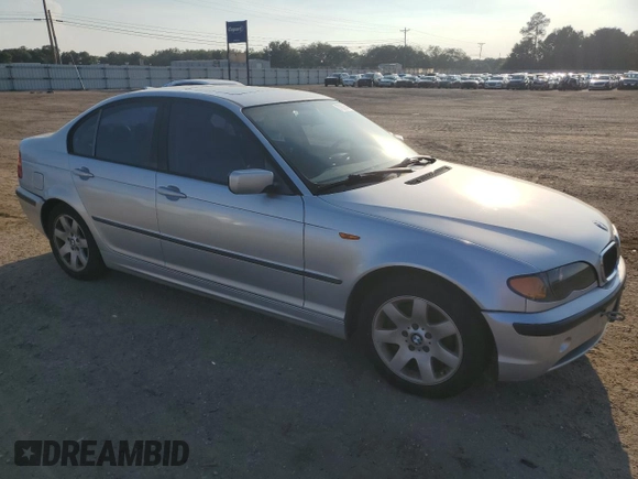 2003 BMW 3 Series 325i with VIN WBAAZ33433PH35903, listed as a Copart auction lot 71202564 with 116,302 mi miles and Clean Title. Bid and sale history available at carsss.com. Image 4.