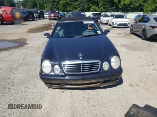 2003 Mercedes-Benz CLK 320 z VIN WDBLK65GX3T132846, wystawiony jako Copart lot #58442175 z przebiegiem 165 580 mil mil oraz Szkoda całkowita • Salvage title. Historia ofert i sprzedaży dostępna na DreamBid. Obrazek 5.