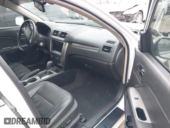 2011 Ford Fusion Hybrid with VIN 3FADP0L31BR316647, listed as a IAAI auction lot 41730126 with 162,354 mi miles. Bid and sale history available at carsss.com. Image 5.