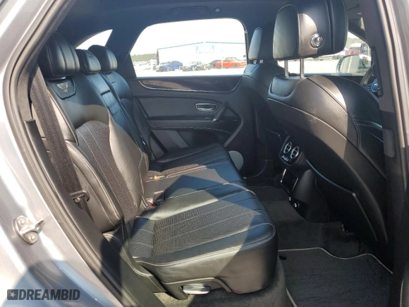 2019 Bentley Bentayga V8 with VIN SJAAM2ZV4KC024727, listed as a Copart auction lot 80631684 with 38304 miles and Non Repairable. Bid and sale history available at carsss.com. Image 6.