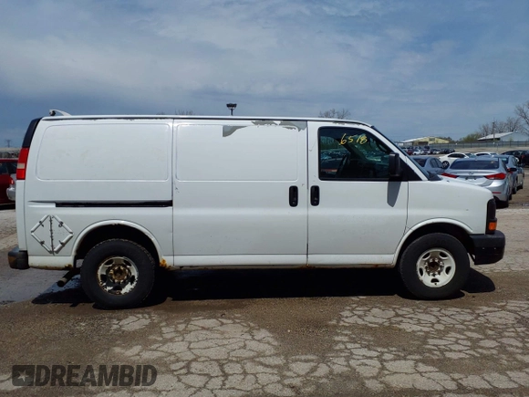 2012 GMC Savana Cargo with VIN 1GTW7FCA8C1200300, listed as a IAAI auction lot 42016518 with 259,841 mi miles. Bid and sale history available at carsss.com. Image 13.