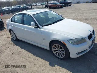 2011 BMW 3 Series 328i xDrive z VIN WBAPK5G52BNN51640, wystawiony jako IAAI lot #42017674 z przebiegiem Nie podano mil oraz . Historia ofert i sprzedaży dostępna na DreamBid. Obrazek 1.