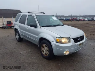 2005 Ford Escape Limited with VIN 1FMYU04115KD53431, listed as a IAAI auction lot 41183221 with 1 mi miles. Bid and sale history available at carsss.com. Image 1.