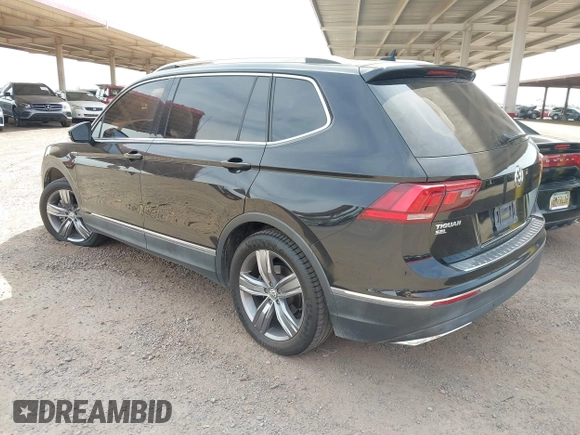 2020 Volkswagen Tiguan SE z VIN 3VV3B7AX7LM039084, wystawiony jako IAAI lot #42249016 z przebiegiem 126 763 mil mil oraz . Historia ofert i sprzedaży dostępna na DreamBid. Obrazek 3.