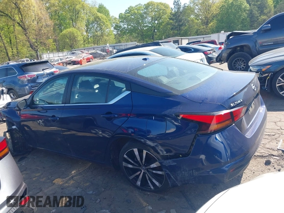2022 Nissan Altima SR z VIN 1N4BL4CV0NN360271, wystawiony jako IAAI lot #42006350 z przebiegiem 104 281 mil mil oraz . Historia ofert i sprzedaży dostępna na DreamBid. Obrazek 14.