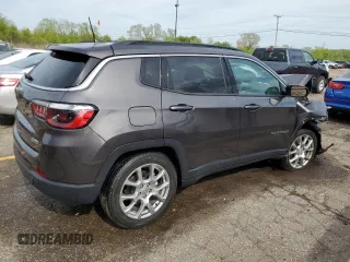 2022 Jeep Compass Latitude Lux with VIN 3C4NJDFB7NT109259, listed as a Copart auction lot 55744815 with 62,258 mi miles and Non repairable. Bid and sale history available at DreamBid. Image 3.
