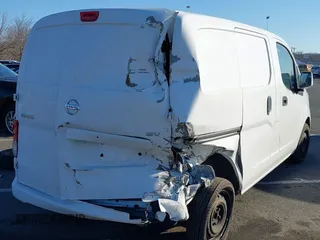2018 Nissan NV200 SV z VIN 3N6CM0KN5JK698851, wystawiony jako IAAI lot #41753691 z przebiegiem 41 037 mil mil oraz . Historia ofert i sprzedaży dostępna na DreamBid. Obrazek 4.