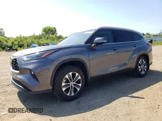 2022 Toyota Highlander XLE z VIN 5TDGZRBH9NS590389, wystawiony jako Copart lot #63201035 z przebiegiem 16 844 mil mil oraz Szkoda całkowita • Salvage title. Historia ofert i sprzedaży dostępna na DreamBid. Obrazek 1.