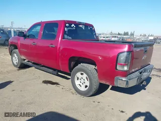 2007 Chevrolet Silverado 1500 LT w/1LT with VIN 2GCEC13C371628738, listed as a IAAI auction lot 41324477 with 204,147 mi miles. Bid and sale history available at carsss.com. Image 3.