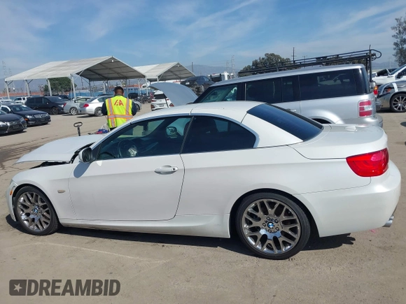 2011 BMW 3 Series 328i with VIN WBADW3C54BE542049, listed as a IAAI auction lot 41592457 with 32,702 mi miles. Bid and sale history available at carsss.com. Image 14.