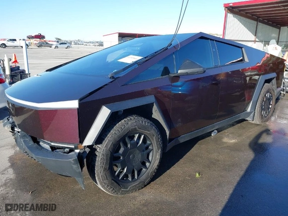 2024 Tesla Cybertruck with VIN 7G2CEHED3RA021703, listed as a IAAI auction lot 41392666 with 7,244 mi miles. Bid and sale history available at carsss.com. Image 2.
