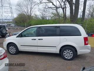 2008 Chrysler Town & Country LX with VIN 2A8HR44H88R694642, listed as a IAAI auction lot 42039492 with 210,249 mi miles and . Bid and sale history available at DreamBid. Image 14.