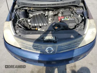 2009 Nissan Versa 1.6 z VIN 3N1CC11E49L476159, wystawiony jako Copart lot #53792025 z przebiegiem 242 459 mil mil oraz Szkoda całkowita • Salvage title. Historia ofert i sprzedaży dostępna na DreamBid. Obrazek 11.