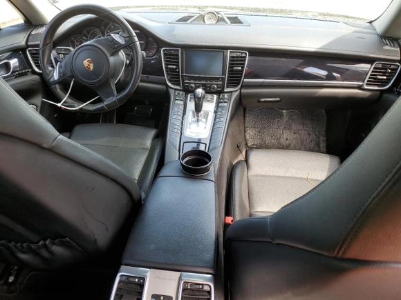 2016 Porsche Panamera 4 with VIN WP0AA2A72GL007825, listed as a Copart auction lot 46689204 with 92,547 mi miles. Bid and sale history available at carsss.com. Image 8.