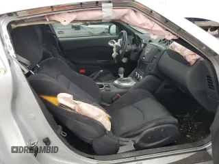 2017 Nissan 370Z z VIN JN1AZ4EH8HM954437, wystawiony jako Copart lot #59147525 z przebiegiem Nie podano mil oraz Czysty tytuł • Clean title. Historia ofert i sprzedaży dostępna na DreamBid. Obrazek 7.