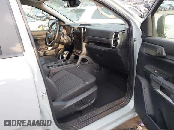 2024 Ford Ranger XLT with VIN 1FTER4HH7RLE32321, listed as a IAAI auction lot 41790946 with 9,000 mi miles. Bid and sale history available at carsss.com. Image 5.