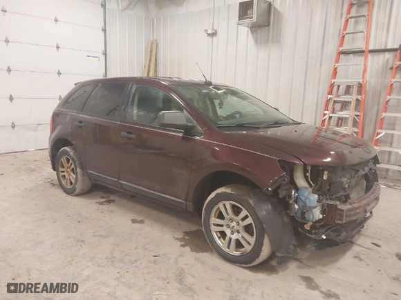 2011 Ford Edge SE with VIN 2FMDK3GC8BBA15727, listed as a IAAI auction lot 41687497 with 121,415 mi miles. Bid and sale history available at carsss.com. Image 1.
