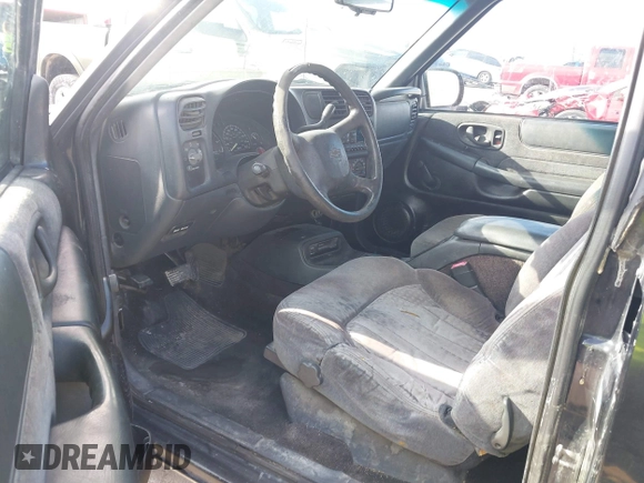 2001 Chevrolet S-10 LS with VIN 1GCCS19W818150784, listed as a IAAI auction lot 41864042 with 103,561 mi miles and . Bid and sale history available at DreamBid. Image 8.