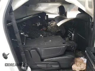 2020 Ford Expedition Max Platinum z VIN 1FMJK1MT5LEA75174, wystawiony jako Copart lot #85696414 z przebiegiem 111 278 mil mil oraz Szkoda całkowita • Salvage title. Historia ofert i sprzedaży dostępna na DreamBid. Obrazek 11.
