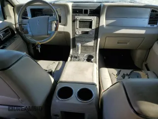 2007 Lincoln Navigator z VIN 5LMFU28547LJ06060, wystawiony jako Copart lot #75055064 z przebiegiem 168 710 mil mil oraz Szkoda całkowita • Salvage title. Historia ofert i sprzedaży dostępna na DreamBid. Obrazek 8.