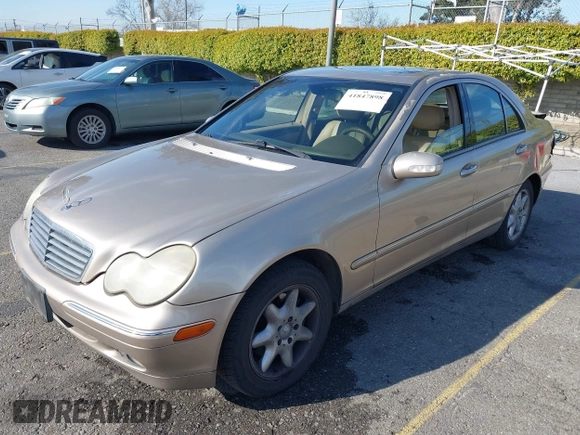 2003 Mercedes-Benz C 320 с VIN WDBRF64JX3F356161, выставлен на аукционе IAAI как лот 41847898 с пробегом 154 973 миль миль и . История ставок и продаж доступна на DreamBid. Изображение 17.