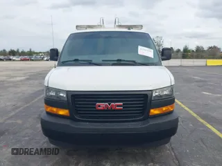 2022 GMC Savana Cargo Van with VIN 1GTW7AF75N1149215, listed as a IAAI auction lot 41307350 with 117,793 mi miles. Bid and sale history available at carsss.com. Image 12.