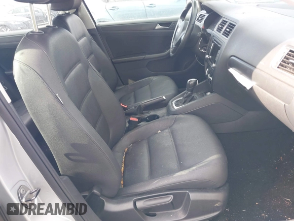 2011 Volkswagen Jetta SE with VIN 3VWDZ7AJ7BM368275, listed as a IAAI auction lot 41444681 with 139,828 mi miles and . Bid and sale history available at DreamBid. Image 5.