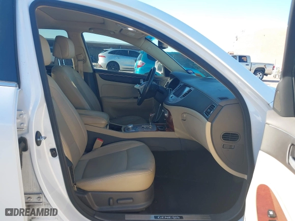 2014 Hyundai Genesis 5.0L R-Spec with VIN KMHGC4DH4EU264721, listed as a IAAI auction lot 41739482 with 120,452 mi miles. Bid and sale history available at carsss.com. Image 5.