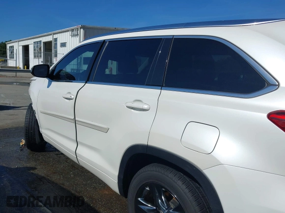 2018 Toyota Highlander Limited with VIN 5TDDZRFH0JS487322, listed as a IAAI auction lot 42501659 with 72,212 mi miles and . Bid and sale history available at DreamBid. Image 14.