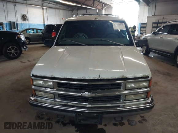 1997 Chevrolet Suburban with VIN 3GNGK26R2VG154004, listed as a IAAI auction lot 42255578 with 213,345 mi miles and . Bid and sale history available at DreamBid. Image 6.