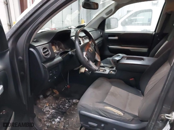 2014 Toyota Tundra 4WD Truck SR5 with VIN 5TFDW5F10EX342818, listed as a IAAI auction lot 41067866 with 226,988 mi miles. Bid and sale history available at carsss.com. Image 5.