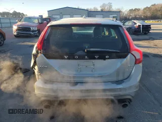 2018 Volvo V60 Dynamic with VIN YV140MELXJ2391007, listed as a Copart auction lot 88225395 with 56,206 mi miles and Salvage Title. Bid and sale history available at carsss.com. Image 6.