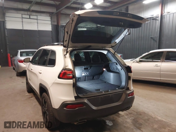 2018 Jeep Cherokee Latitude z VIN 1C4PJMCX0JD505901, wystawiony jako IAAI lot #41615476 z przebiegiem 106 873 mil mil oraz . Historia ofert i sprzedaży dostępna na DreamBid. Obrazek 3.