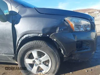 2016 Chevrolet Trax LS with VIN 3GNCJNSB8GL233537, listed as a IAAI auction lot 41574936 with 101,301 mi miles. Bid and sale history available at carsss.com. Image 17.