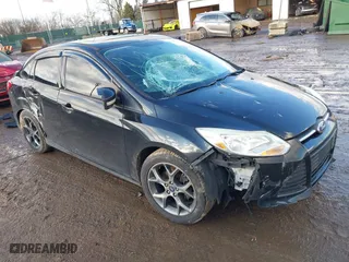 2013 Ford Focus SE with VIN 1FADP3F27DL342384, listed as a IAAI auction lot 41474290 with 125,664 mi miles. Bid and sale history available at carsss.com. Image 1.