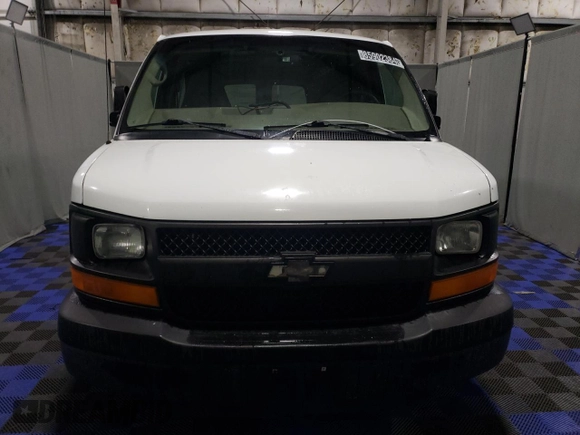 2004 Chevrolet Express Cargo Van with VIN 1GCGG25U941191984, listed as a Copart auction lot 85902384 with 187,377 mi miles and Clean Title. Bid and sale history available at carsss.com. Image 5.