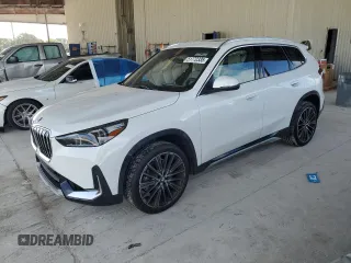 2025 BMW X1 xDrive28i with VIN WBX73EF09S5154077, listed as a Copart auction lot 51772335 with 2,839 mi miles and Salvage title. Bid and sale history available at DreamBid. Image 1.