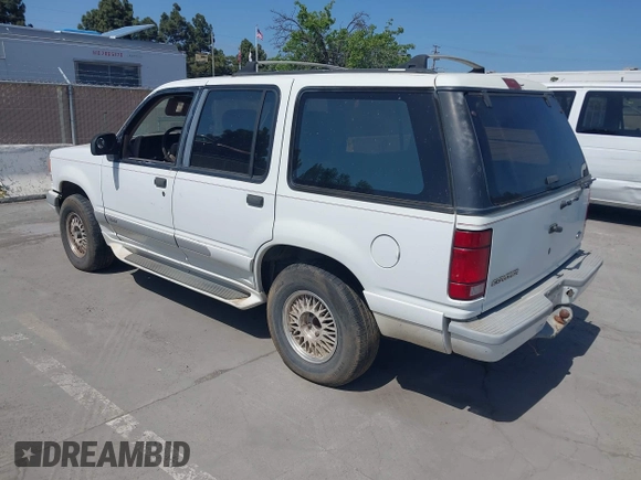 1994 Ford Explorer Eddie Bauer z VIN 1FMDU34X4RUB96329, wystawiony jako IAAI lot #42105903 z przebiegiem 52 719 mil mil oraz . Historia ofert i sprzedaży dostępna na DreamBid. Obrazek 3.