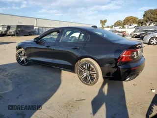 2021 Volvo S60 R-Design with VIN 7JRBR0FM5MG113529, listed as a Copart auction lot 87932845 with 33,639 mi miles and Salvage Title. Bid and sale history available at carsss.com. Image 2.